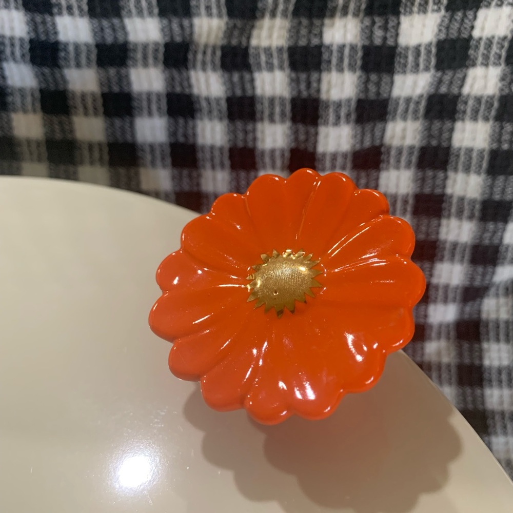 Nora Fleming Mini Gerber Daisy “Flower Power Orange” A248 RETIRED